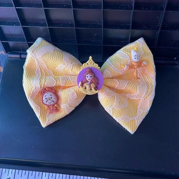 Belle hairbow - Picture 1 of 4